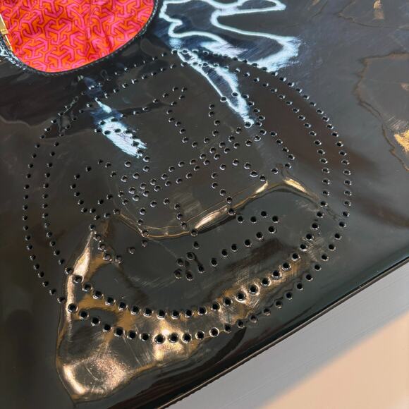 Tory Burch Perforated Logo Black Patent Leather Bombe Large Tote Handbag Purse - Picture 2 of 10